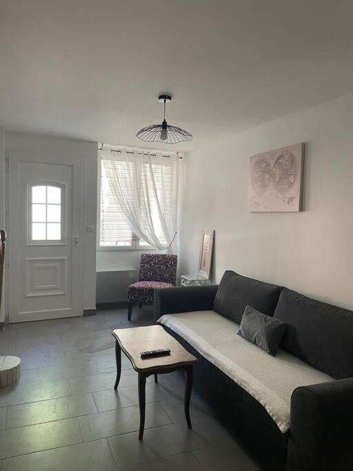 Maison Lumineuse Villemoustaussou Luaran gambar