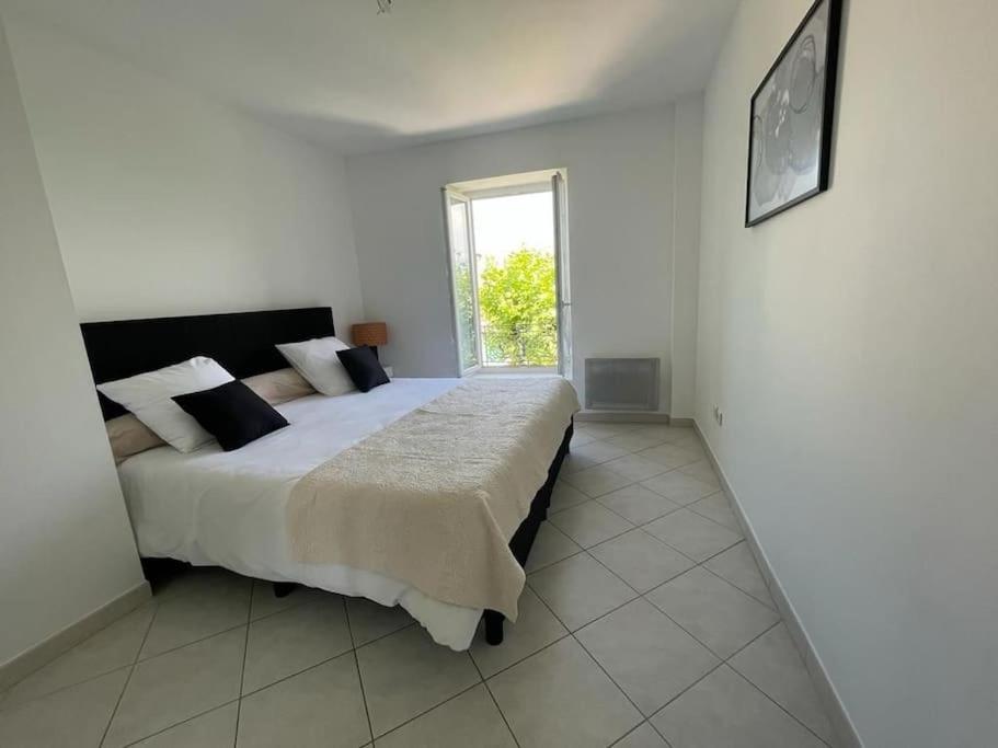 Maison Lumineuse Villemoustaussou Luaran gambar